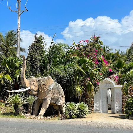 Tembo Village Watamu Eksteriør billede